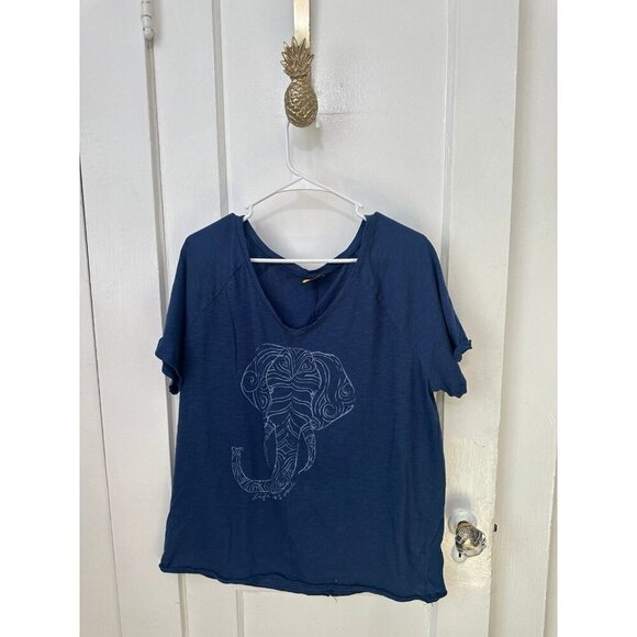Life is good women’s size large relax fit elephant T-shirt - Picture 1 of 7